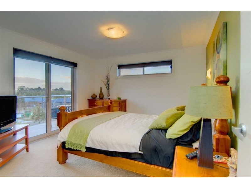 3 Lowry Crescent, Macarthur Park, Miners Rest VIC 3352