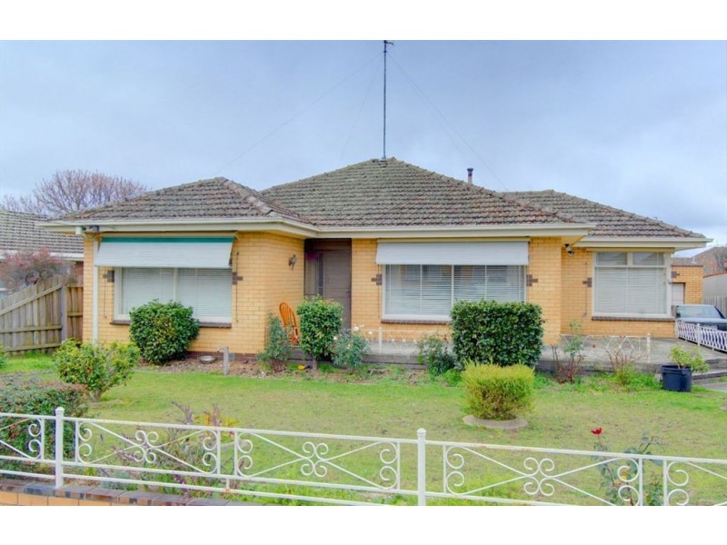 14 Elizabeth Street, Wendouree VIC 3355