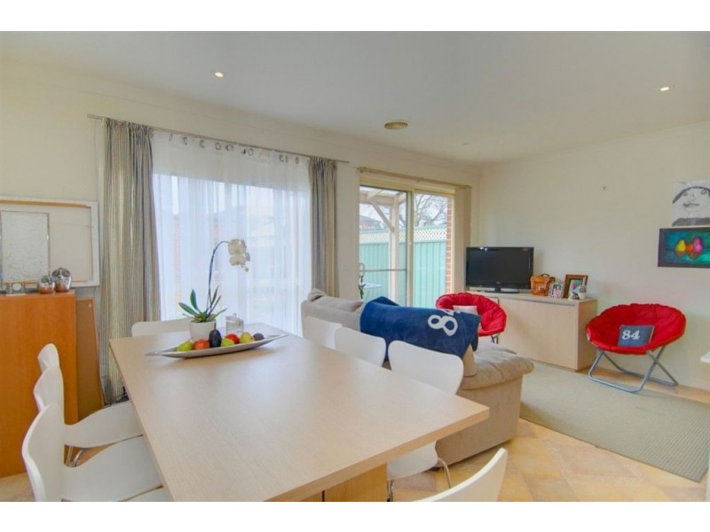 23 Stirling Drive, Lake Gardens VIC 3355