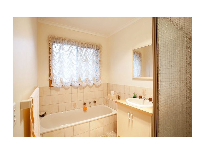 1/451 Forest Street, Wendouree VIC 3355