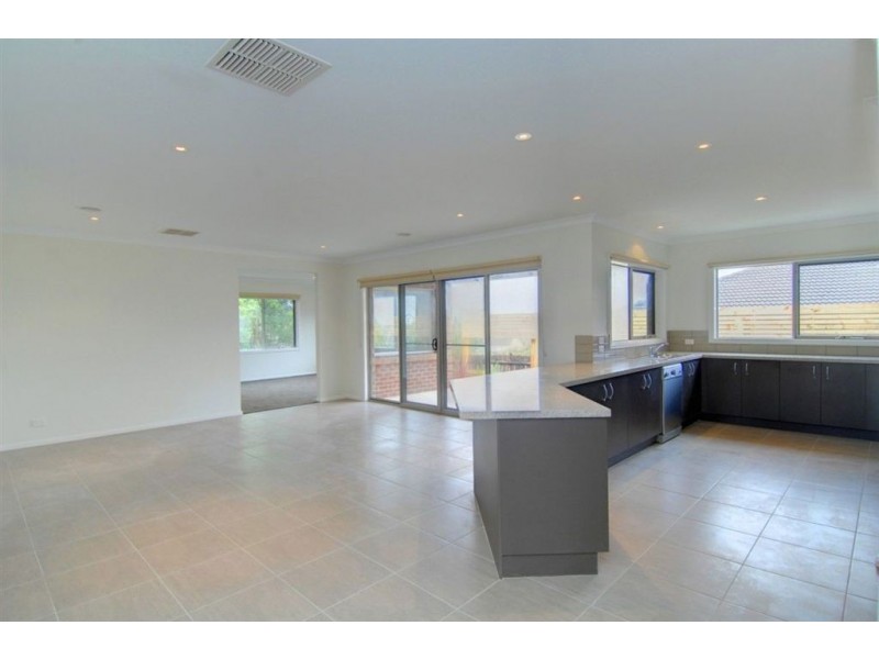 2 Lakeview Court, Ballarat VIC 3350