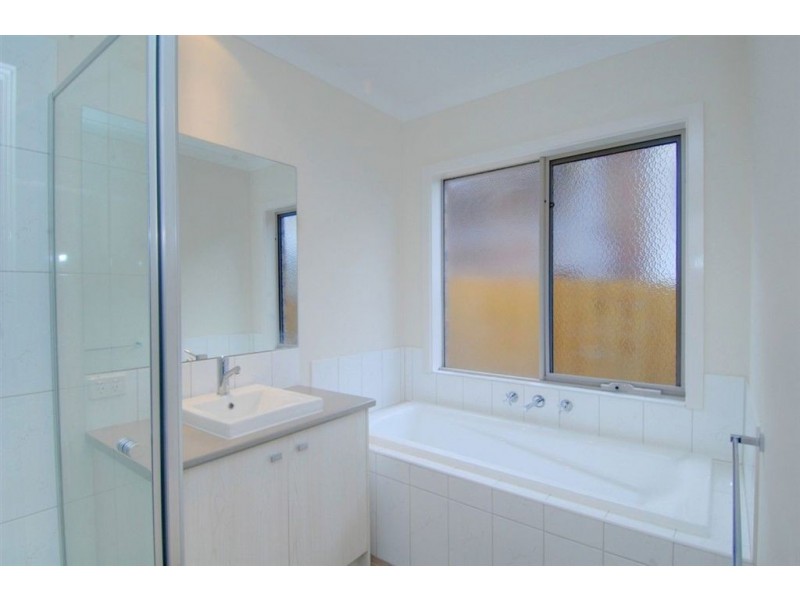 2 Lakeview Court, Ballarat VIC 3350