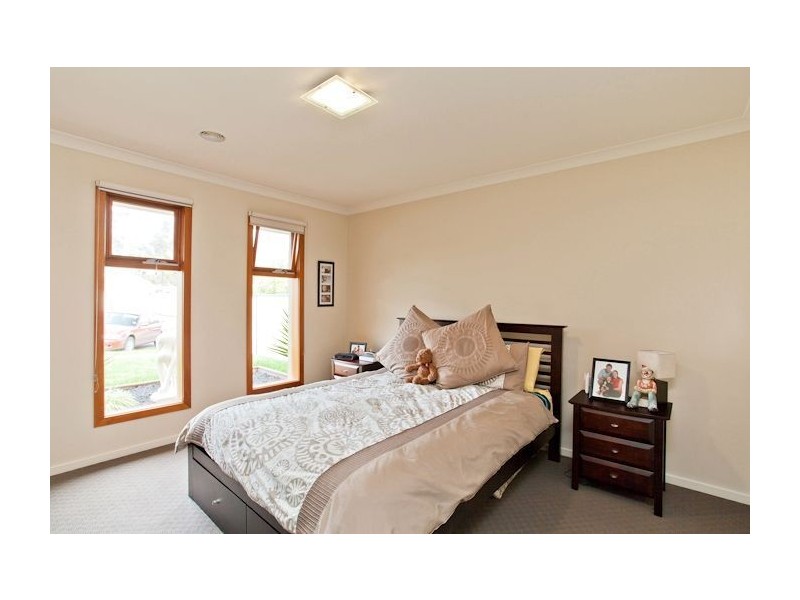 2 Liston Close, Ballarat VIC 3350