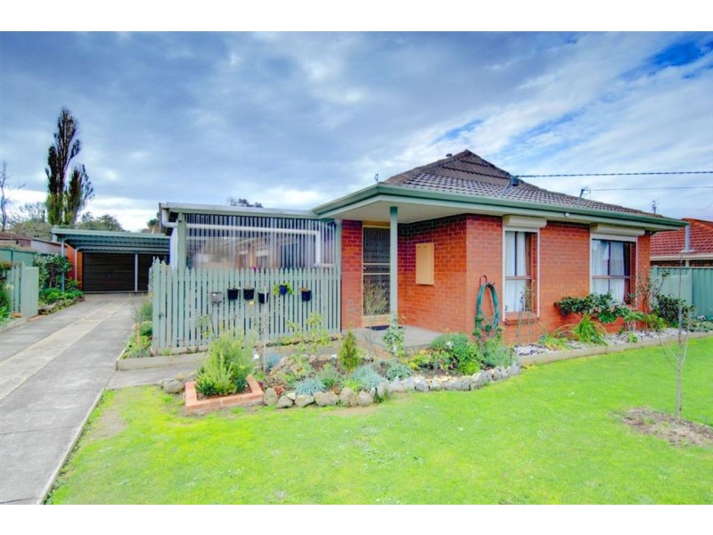 24 Hinkler Avenue, Sebastopol VIC 3356