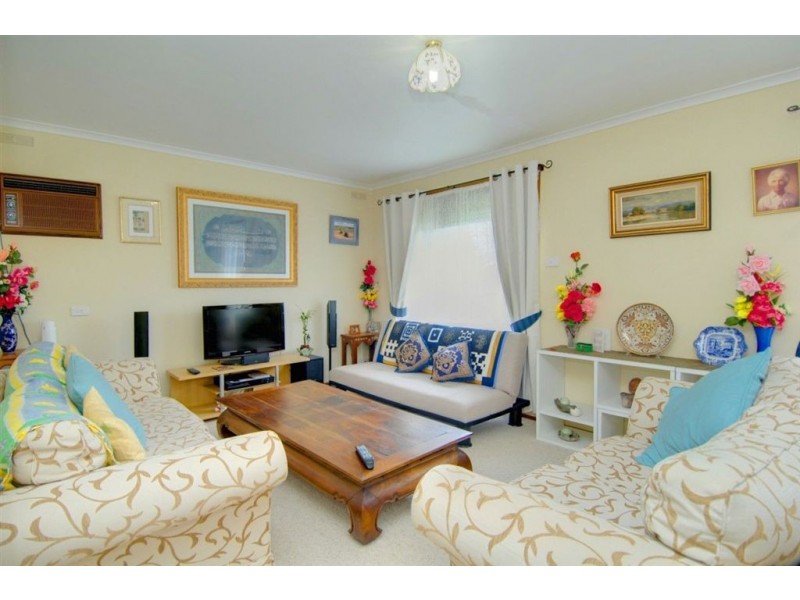 24 Hinkler Avenue, Sebastopol VIC 3356