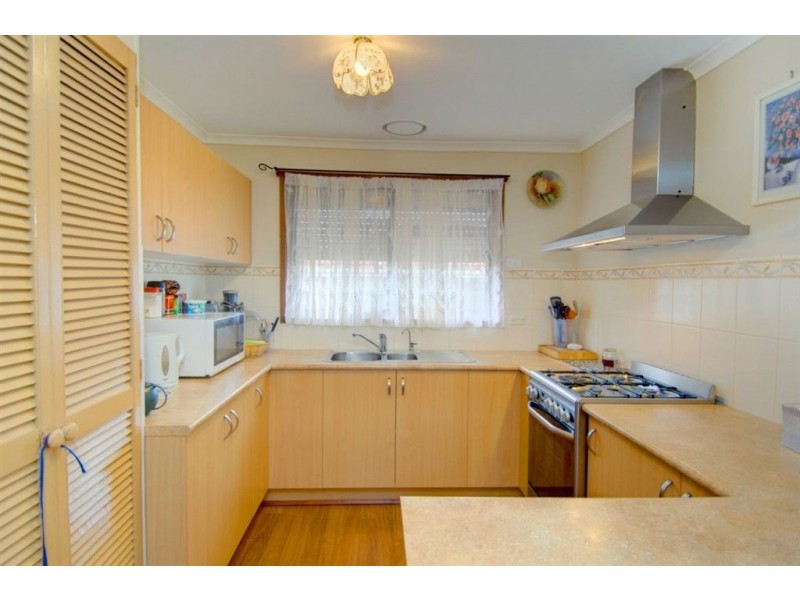 24 Hinkler Avenue, Sebastopol VIC 3356