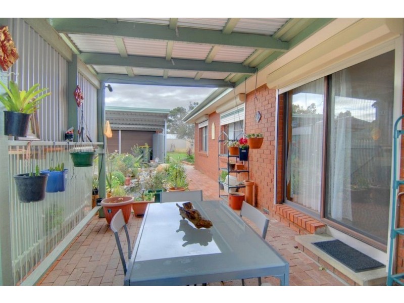 24 Hinkler Avenue, Sebastopol VIC 3356