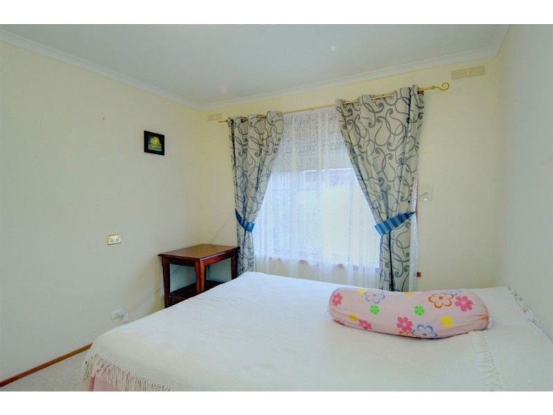 24 Hinkler Avenue, Sebastopol VIC 3356