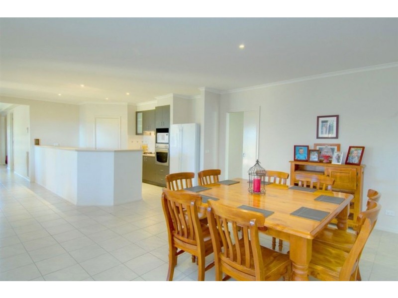 2028 Glenelg Highway, Scarsdale VIC 3351