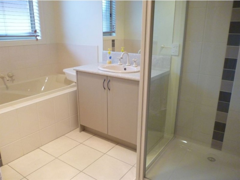 23 Tulloch Rise, Canadian VIC 3350