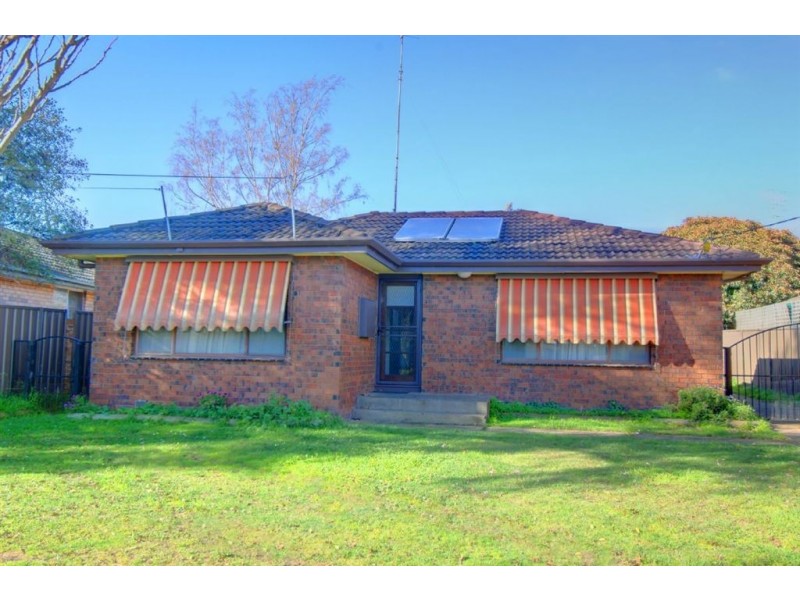 6 McNulty Drive, Wendouree VIC 3355