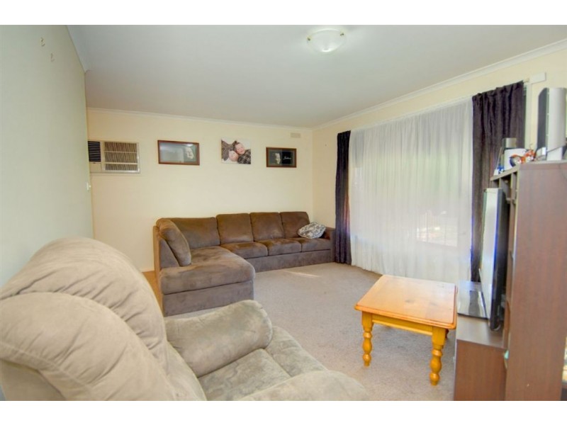 6 McNulty Drive, Wendouree VIC 3355