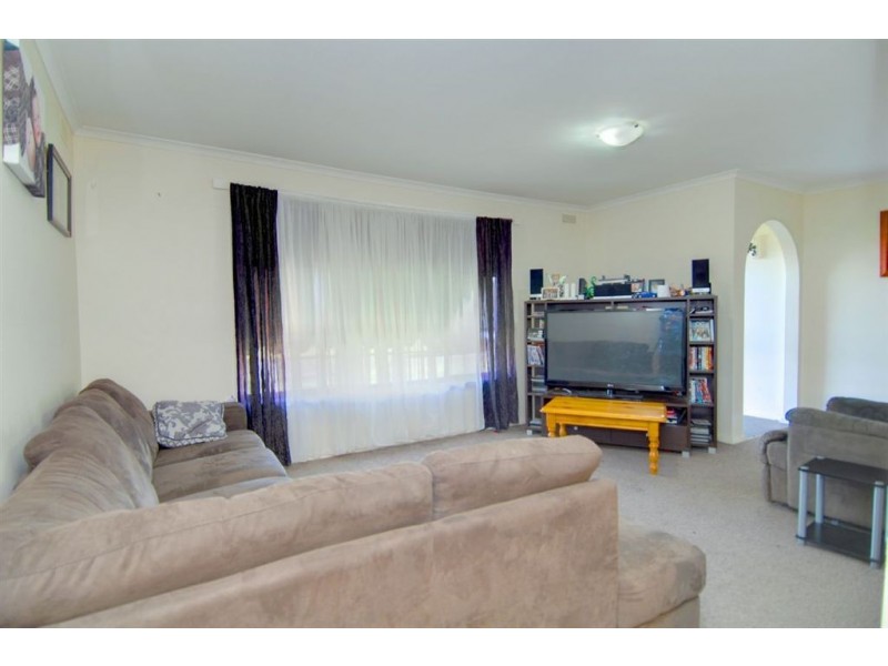 6 McNulty Drive, Wendouree VIC 3355