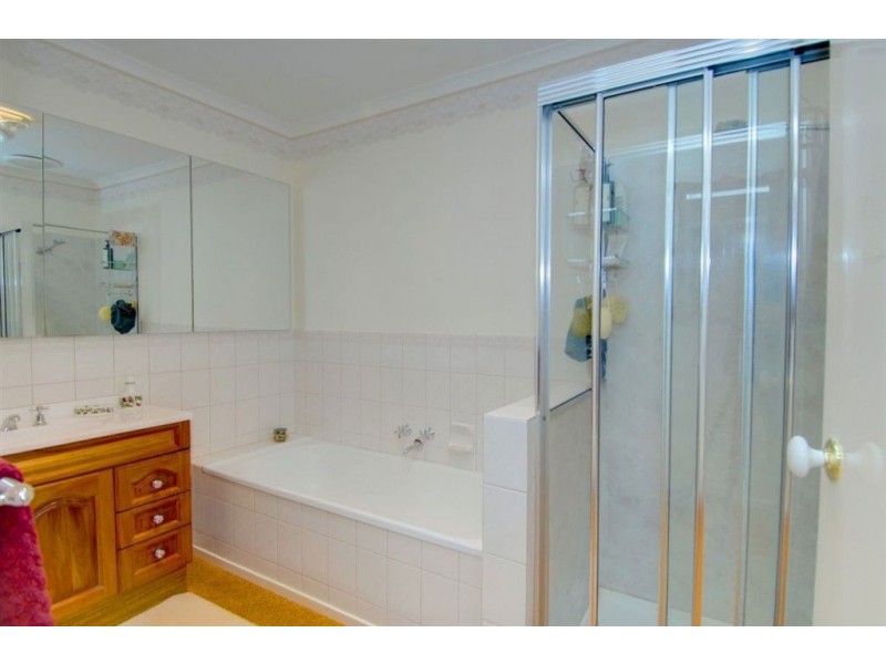 10 Corryong Court, Alfredton VIC 3350