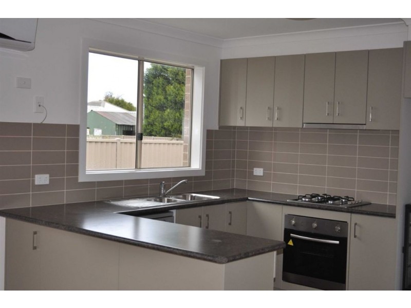 2/274 Albert Street, Sebastopol VIC 3356