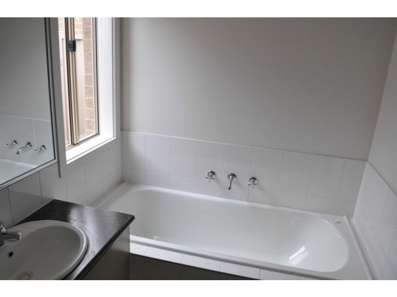 2/274 Albert Street, Sebastopol VIC 3356