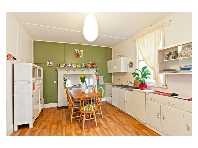 17 Melbourne Road, Creswick VIC 3363