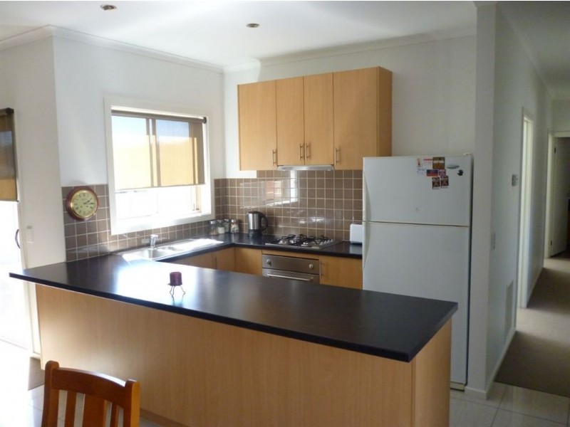 1/717A Bond Street, Mount Pleasant VIC 3350