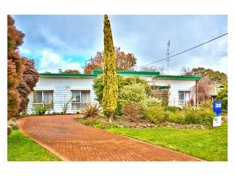 14 Hillcrest Road, Ballarat VIC 3350