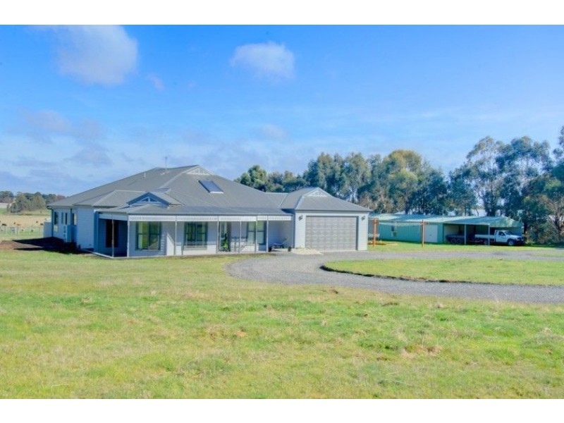 11 McDougall Drive, Magpie VIC 3352