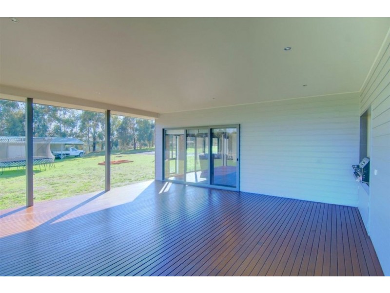 11 McDougall Drive, Magpie VIC 3352