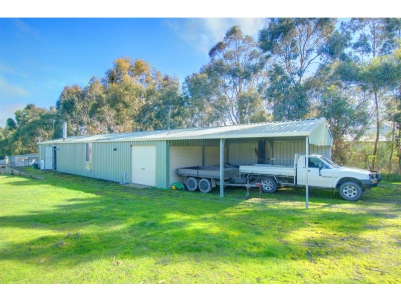 11 McDougall Drive, Magpie VIC 3352