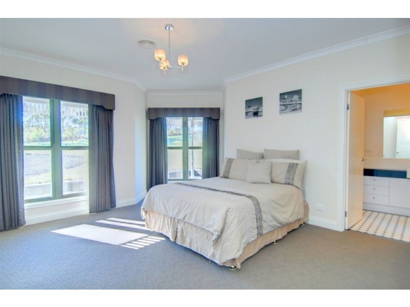 11 McDougall Drive, Magpie VIC 3352