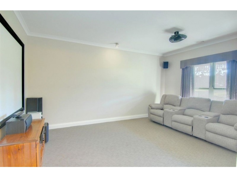 11 McDougall Drive, Magpie VIC 3352