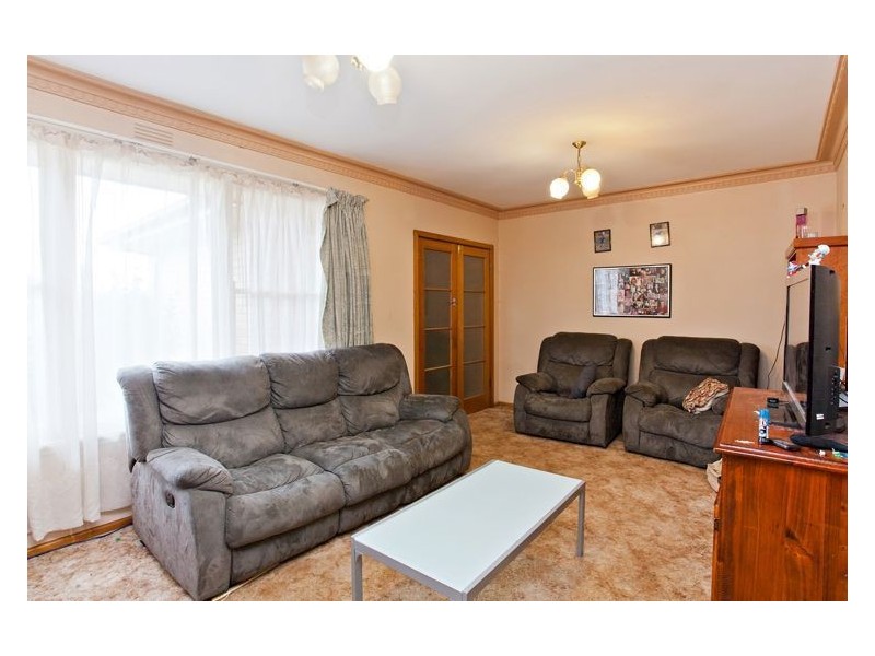 7 Oak Street, Wendouree VIC 3355