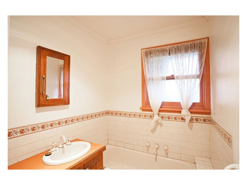 7 Oak Street, Wendouree VIC 3355