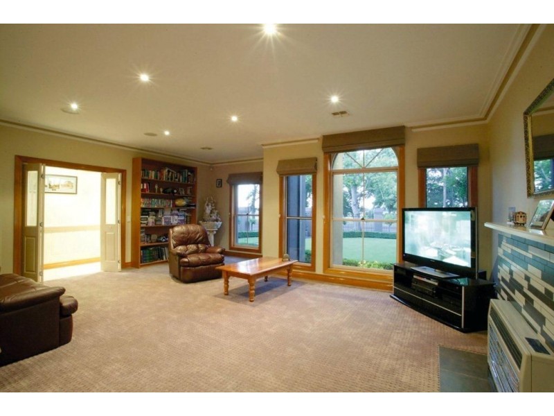 3 Wendouree Parade, Lake Wendouree VIC 3350