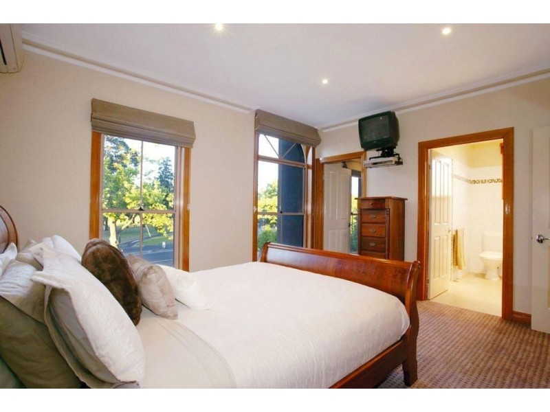 3 Wendouree Parade, Lake Wendouree VIC 3350