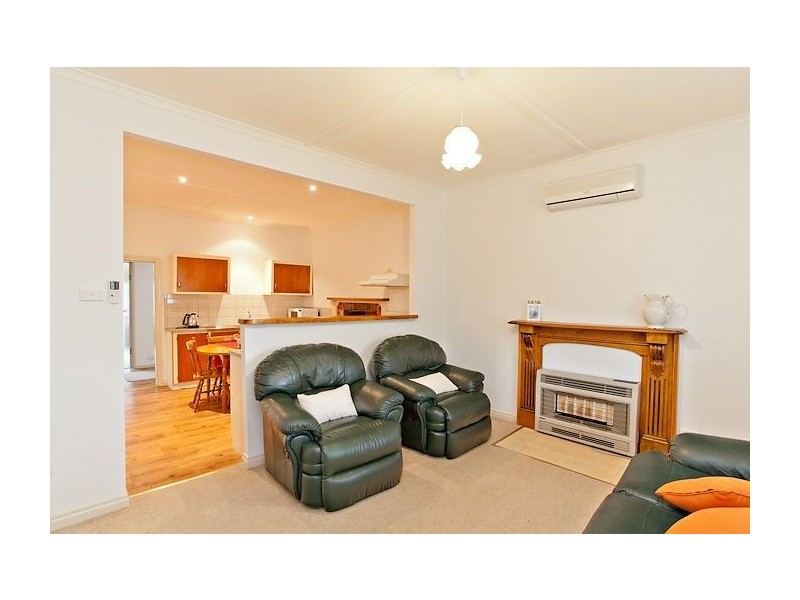 6 Comb Street, Soldiers Hill VIC 3350