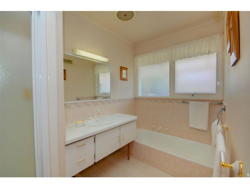 12 Maxlyn Avenue, Ballarat VIC 3350