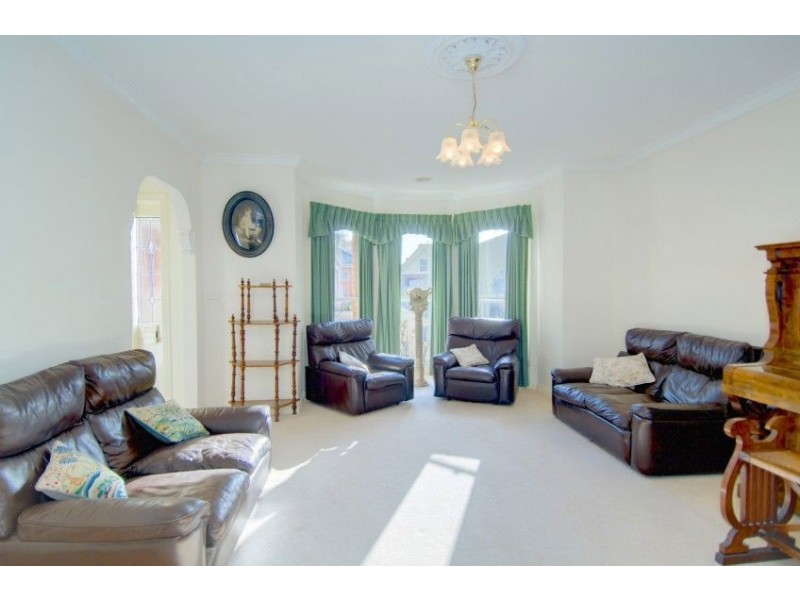 2/8 Lake Street, Lake Wendouree VIC 3350