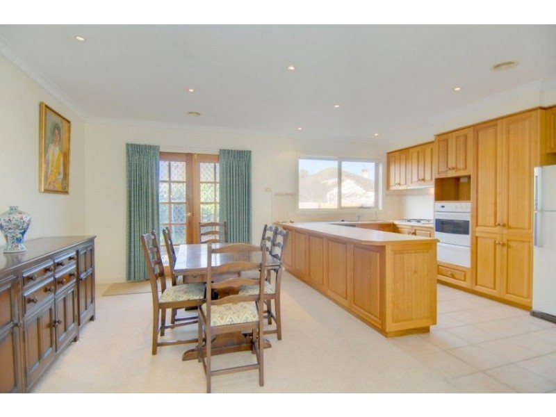 2/8 Lake Street, Lake Wendouree VIC 3350