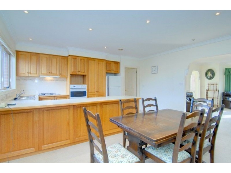 2/8 Lake Street, Lake Wendouree VIC 3350