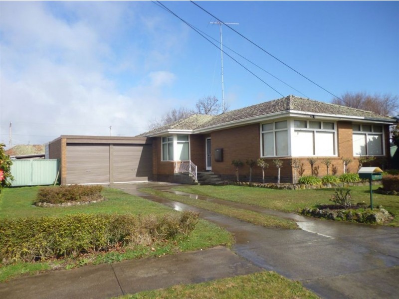 13 Pauls Crescent, Wendouree VIC 3355
