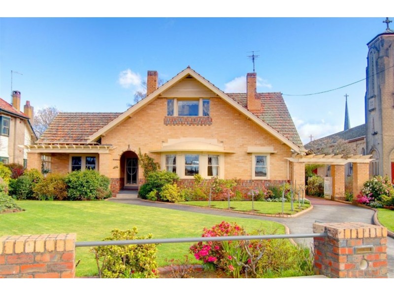 303 Wendouree Parade, Ballarat VIC 3350