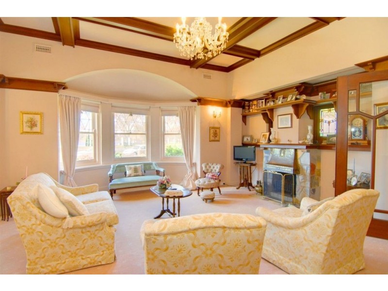 303 Wendouree Parade, Ballarat VIC 3350