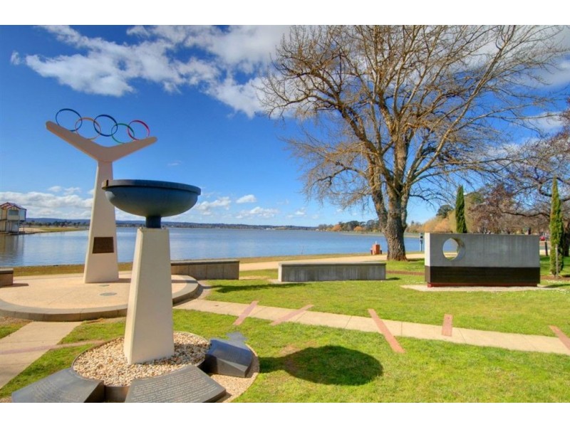 303 Wendouree Parade, Ballarat VIC 3350