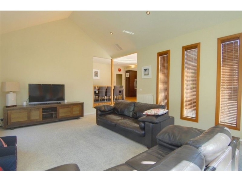 55 Darriwell Drive, Mount Helen VIC 3350