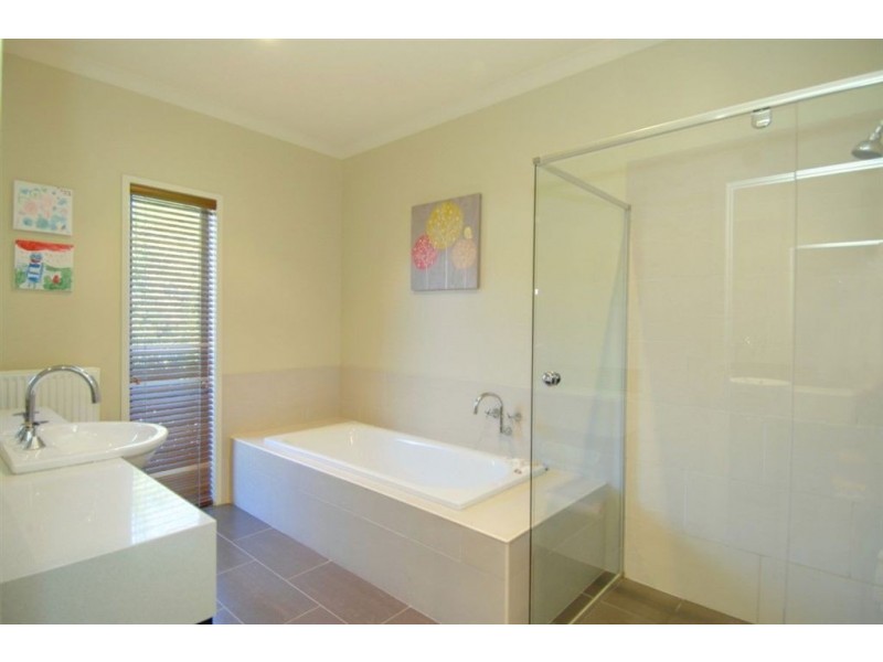 55 Darriwell Drive, Mount Helen VIC 3350