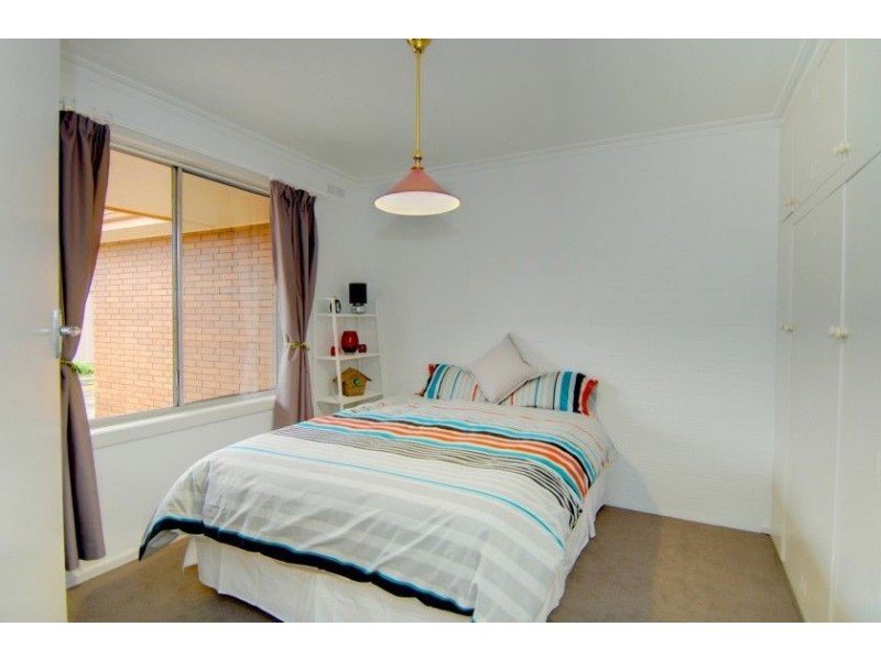 2/301 Neill Street, Soldiers Hill VIC 3350