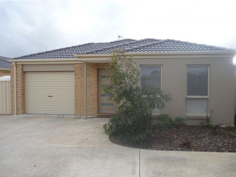 4/30 Albion Street, Sebastopol VIC 3356