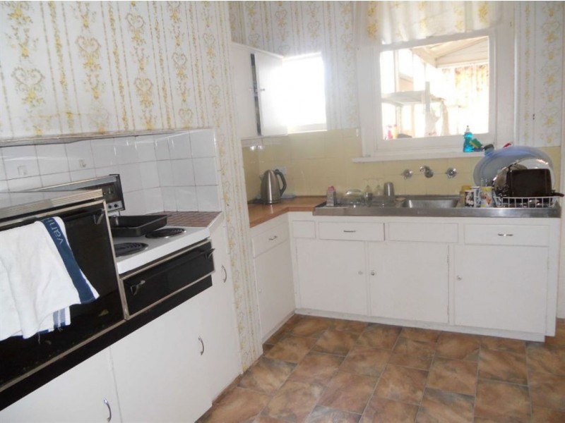 16 Wendouree Parade, Lake Wendouree VIC 3350