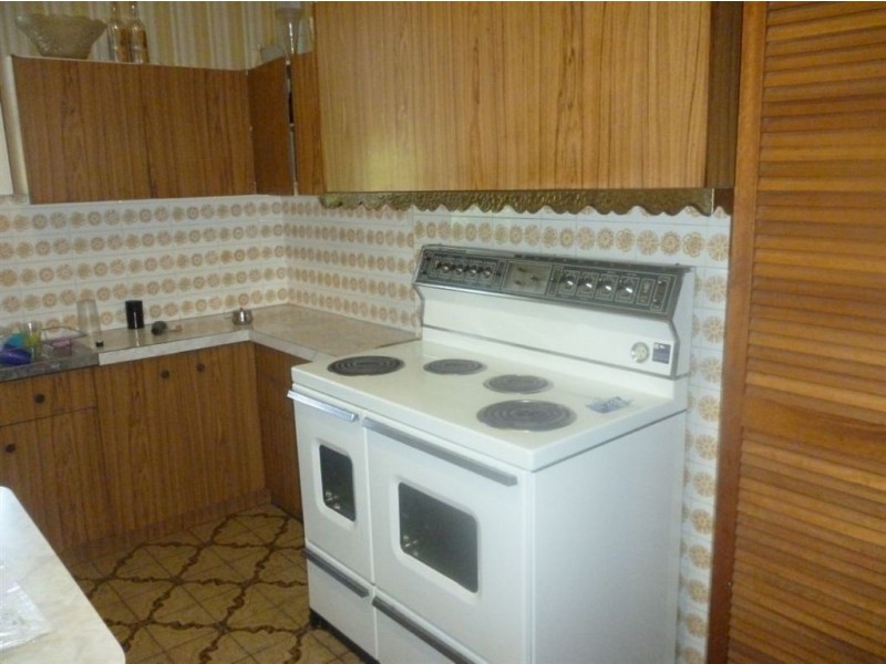 13 North Parade, Creswick VIC 3363