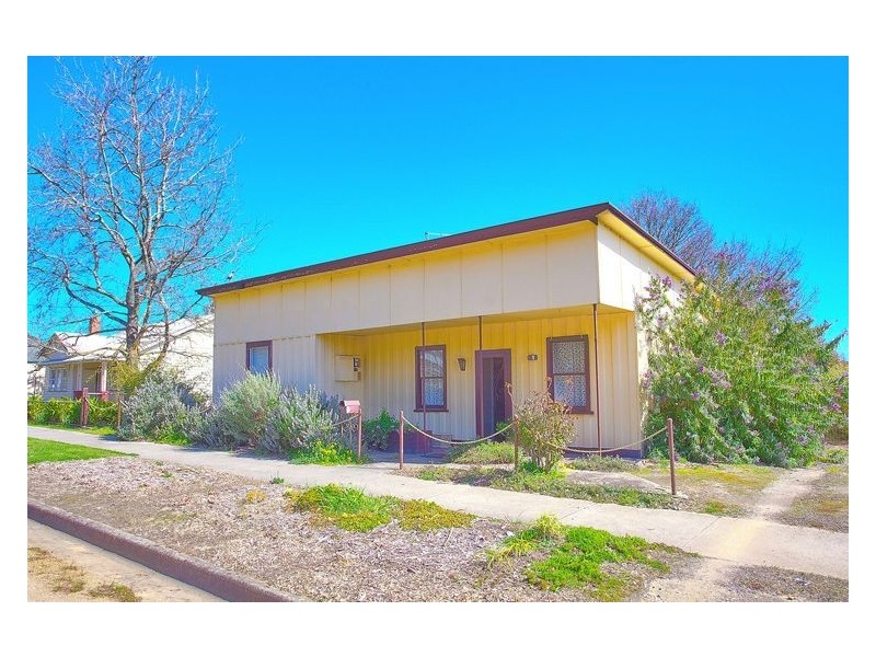 8 Reed Street, Creswick VIC 3363