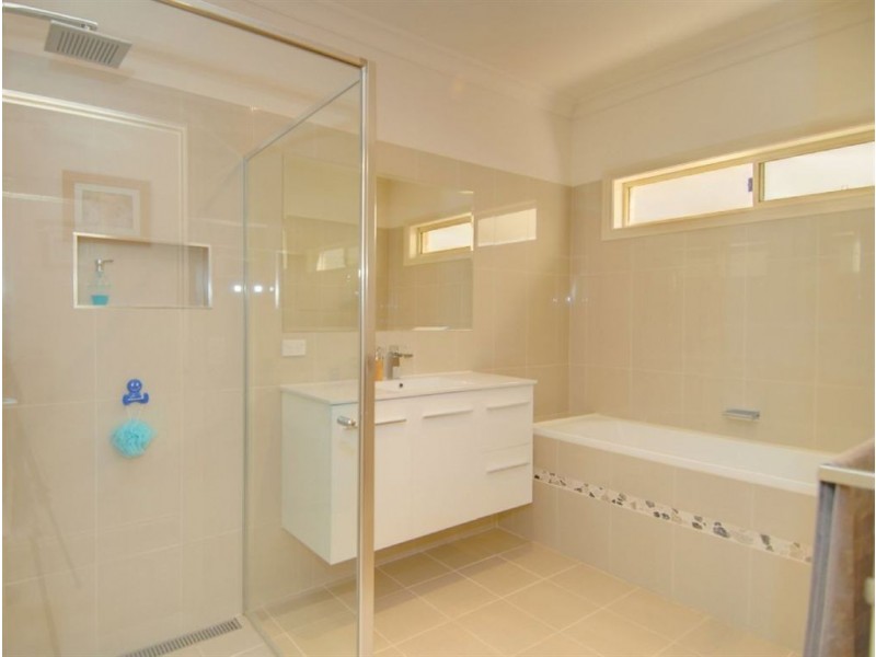 25 Scarborough Crescent, Alfredton VIC 3350