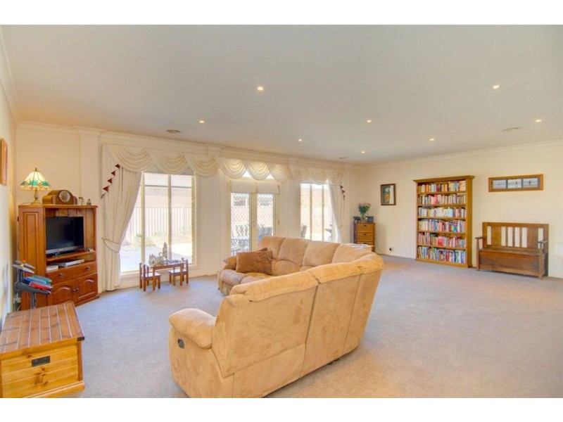 25 Scarborough Crescent, Alfredton VIC 3350